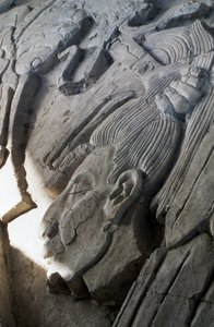 Rilievo su una piramide, periodo tardo classico (600-900 d.C.) da Mayan